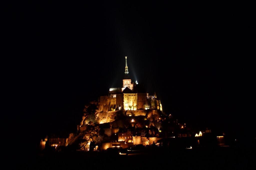 Au Bon Accueil Bed and Breakfast Saint-Marcan Exteriör bild